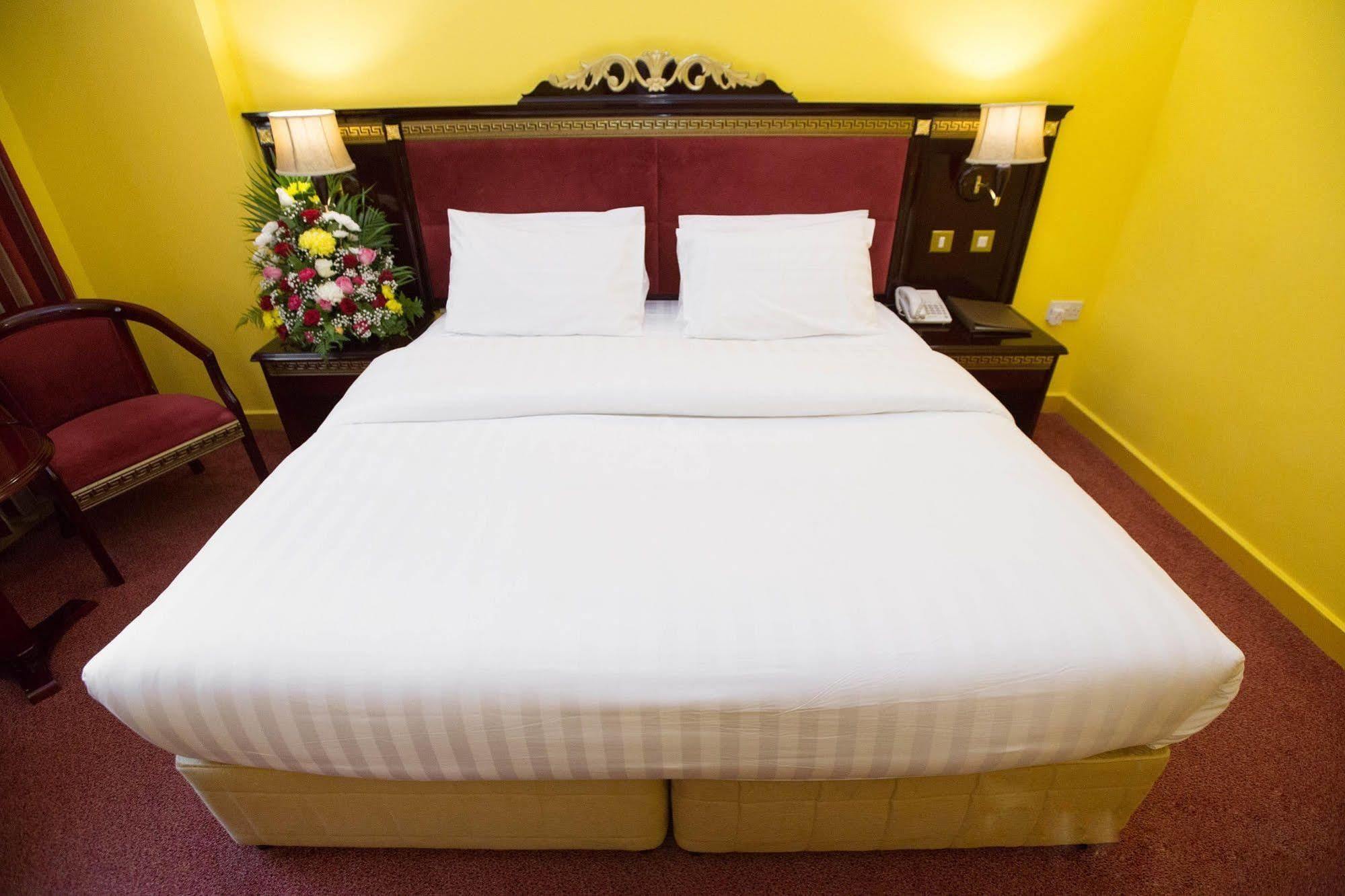 Comfort Inn Hotel Deira Dubai Room photo